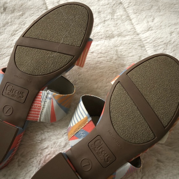 Circus By Sam Edelman Delaney Sandals - Picture 4 of 4